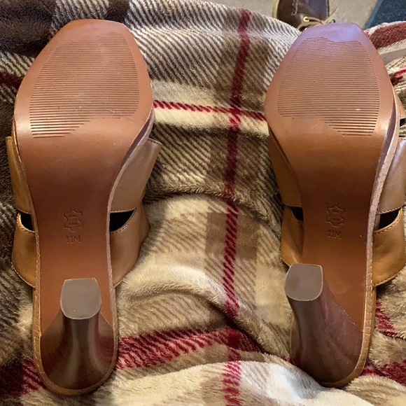 Michael Kors Tan Leather Sandals Size 11 Medium - Picture 7 of 8